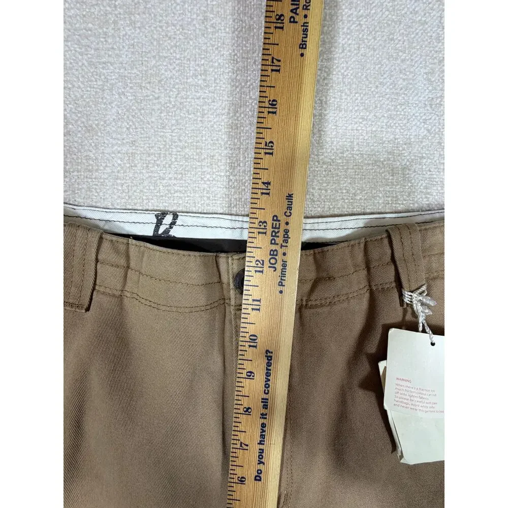 NWT Boden Mens 40 Tan Walking Shorts Casual Flat Front Summer Wear Cotton Cargo